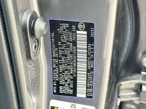Used 2019 Toyota Camry XLE FWD image 36