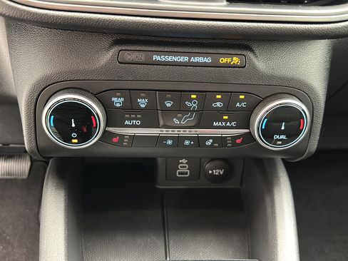 Used 2026 Ford Escape Active w/ Cold Weather Package AWD/4WD image 17
