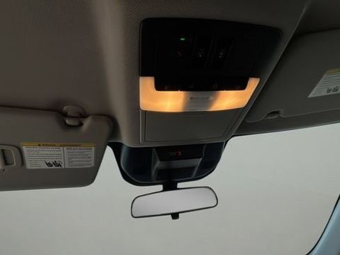 Used 2021 Nissan Rogue SV w/ Premium Package image 23