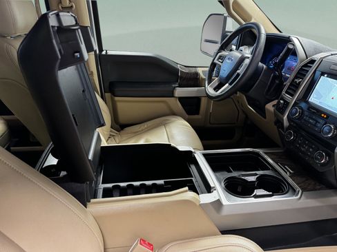 Used 2018 Ford F250 Lariat w/ Lariat Ultimate Package image 27