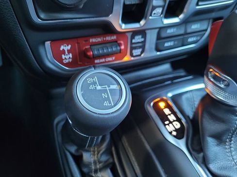 Certified 2025 Jeep Wrangler Unlimited Rubicon w/ Safety Group AWD/4WD image 14