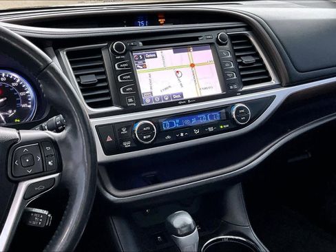 Used 2015 Toyota Highlander Limited Platinum AWD/4WD image 7