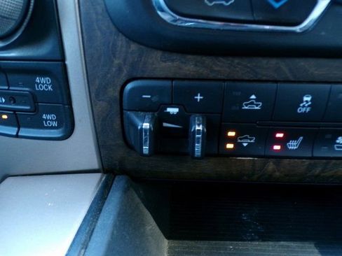 Used 2016 RAM 1500 Laramie Longhorn w/ Convenience Group image 30