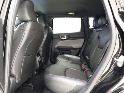 Used 2025 Jeep Compass Latitude AWD/4WD image 28