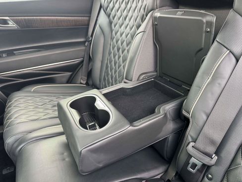 Used 2023 Genesis GV80 3.5T image 12