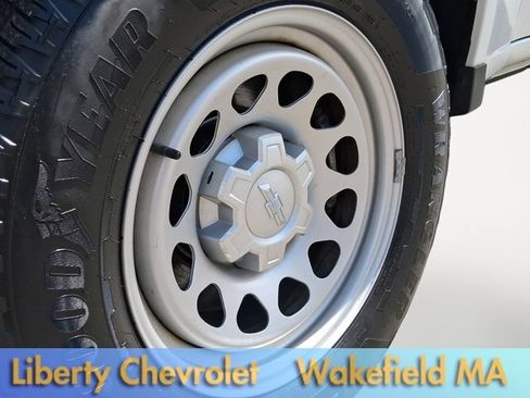Used 2023 Chevrolet Colorado W/T AWD/4WD image 11