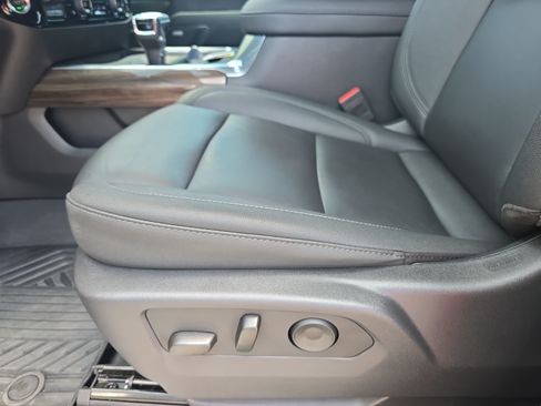 Used 2025 Chevrolet Silverado 1500 LT Trail Boss w/ Convenience Package II AWD/4WD image 30