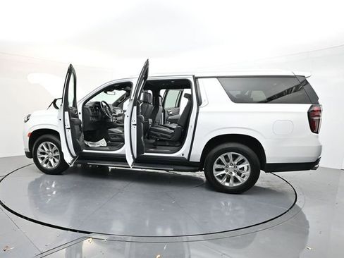Used 2023 Chevrolet Suburban Premier image 53