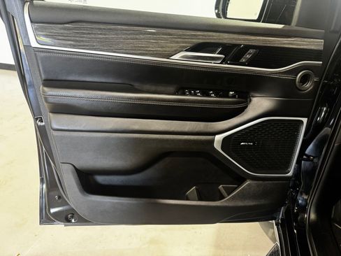 Used 2022 Jeep Wagoneer Series II AWD/4WD image 17