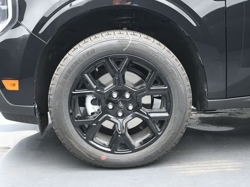 New 2025 Ford Maverick Lariat w/ Black Appearance Package image 14