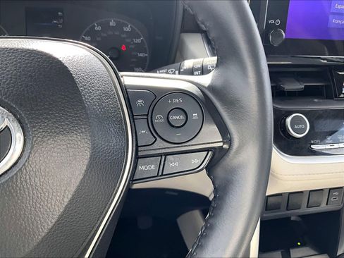 Used 2024 Toyota Corolla Cross LE image 24