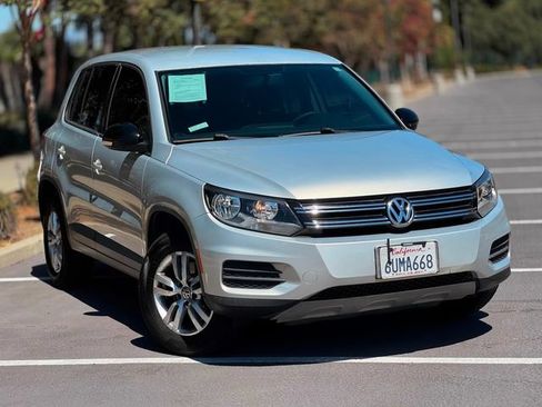 Used 2012 Volkswagen Tiguan S FWD image 2