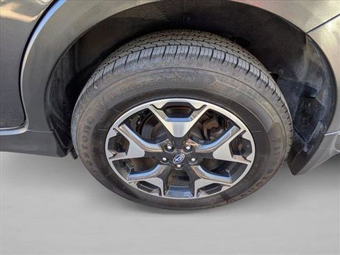 Used 2019 Subaru Crosstrek 2.0i Premium w/ Eyesight System image 9