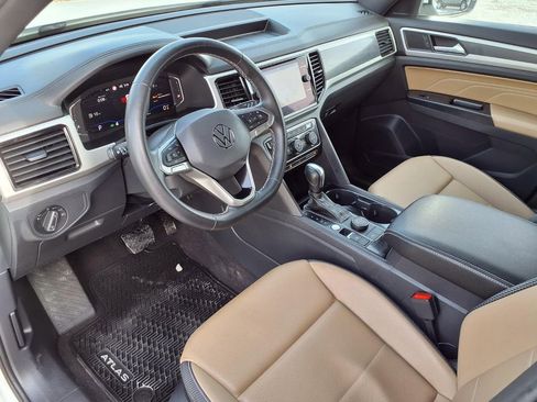 Used 2021 Volkswagen Atlas Cross Sport SEL image 6