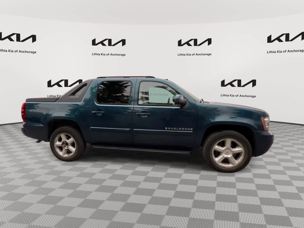 Used 2007 Chevrolet Avalanche LTZ w/ LTZ Preferred Equipment Group AWD/4WD image 9