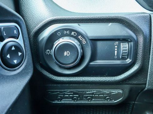 Used 2024 Jeep Wrangler Sport S image 17