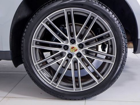 Certified 2026 Porsche Macan AWD/4WD image 22