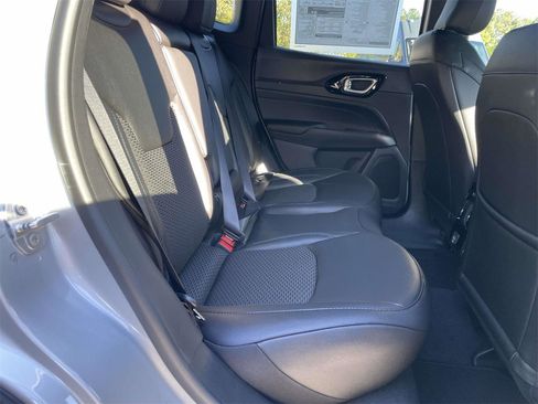 New 2026 Jeep Compass Latitude image 31