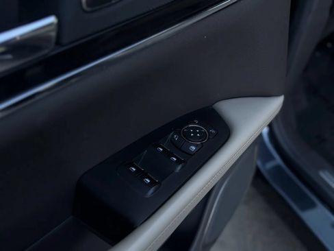 Used 2022 Lincoln Nautilus FWD w/ Premium Package image 26
