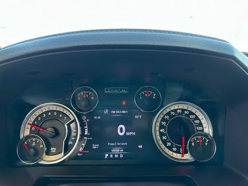 Used 2017 RAM 1500 Laramie RWD image 36