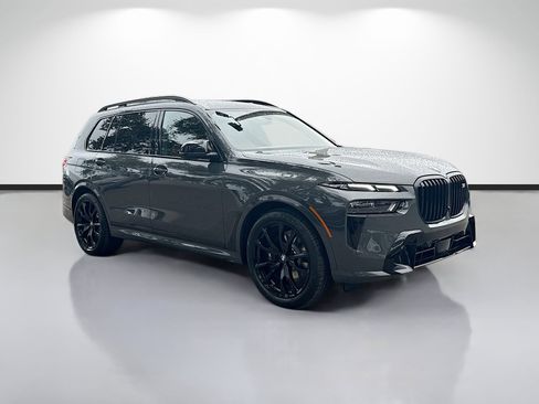 New 2026 BMW X7 M60i image 1
