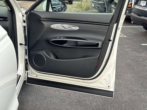 Used 2025 Genesis GV70 2.5T image 14