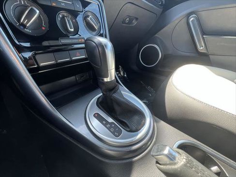 Used 2018 Volkswagen Beetle 2.0T S image 19