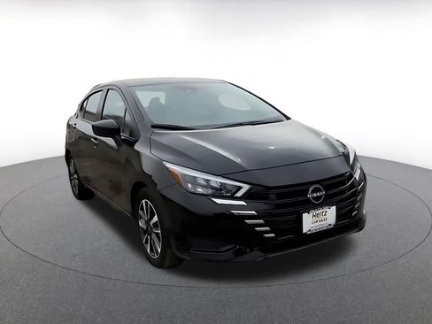 Used 2025 Nissan Versa SV image 3