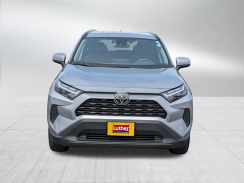 Used 2025 Toyota RAV4 XLE AWD/4WD image 2