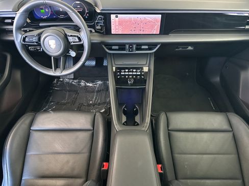 Certified 2025 Porsche Macan Electric RWD image 6