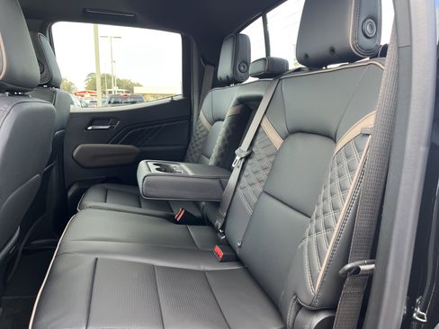 New 2026 GMC Canyon Denali image 13