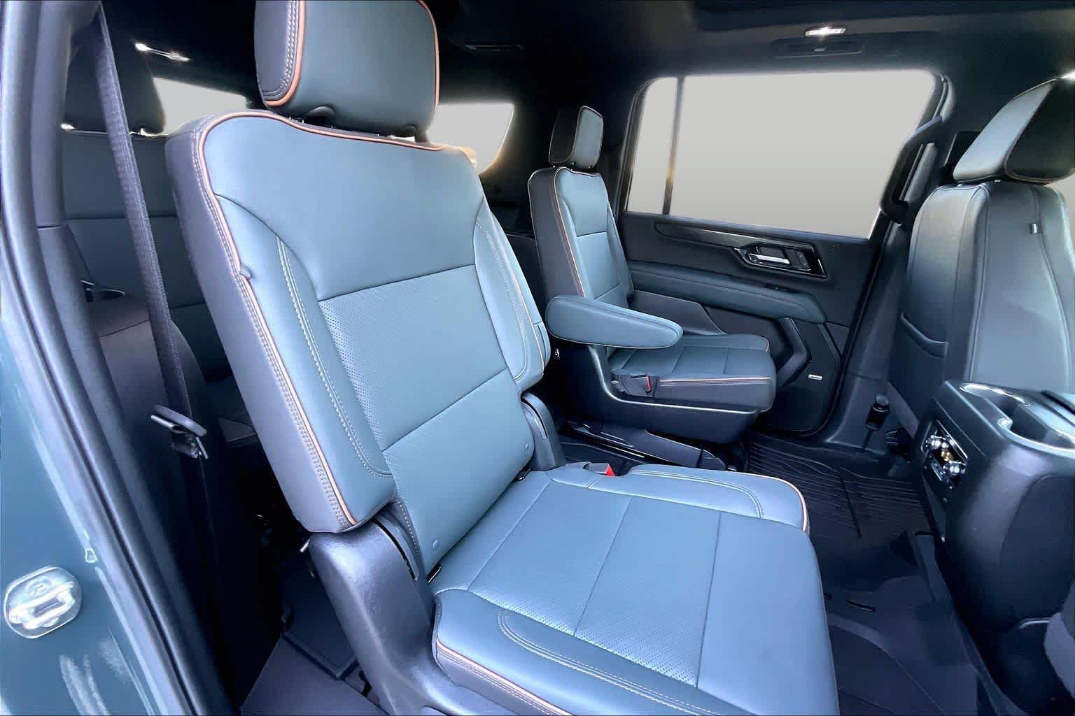 Used 2026 GMC Yukon XL AT4 w/ AT4 Premium Package AWD/4WD image 19