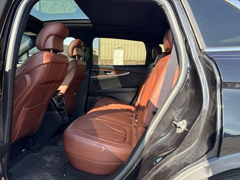 Used 2019 Lincoln Nautilus Reserve AWD/4WD image 16