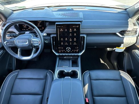 Used 2025 GMC Acadia Denali w/ Super Cruise Package image 23