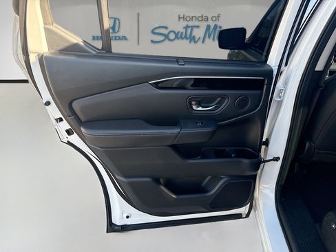 Used 2023 Honda Pilot EX-L image 24