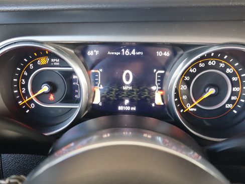 Used 2018 Jeep Wrangler Unlimited Sahara image 19