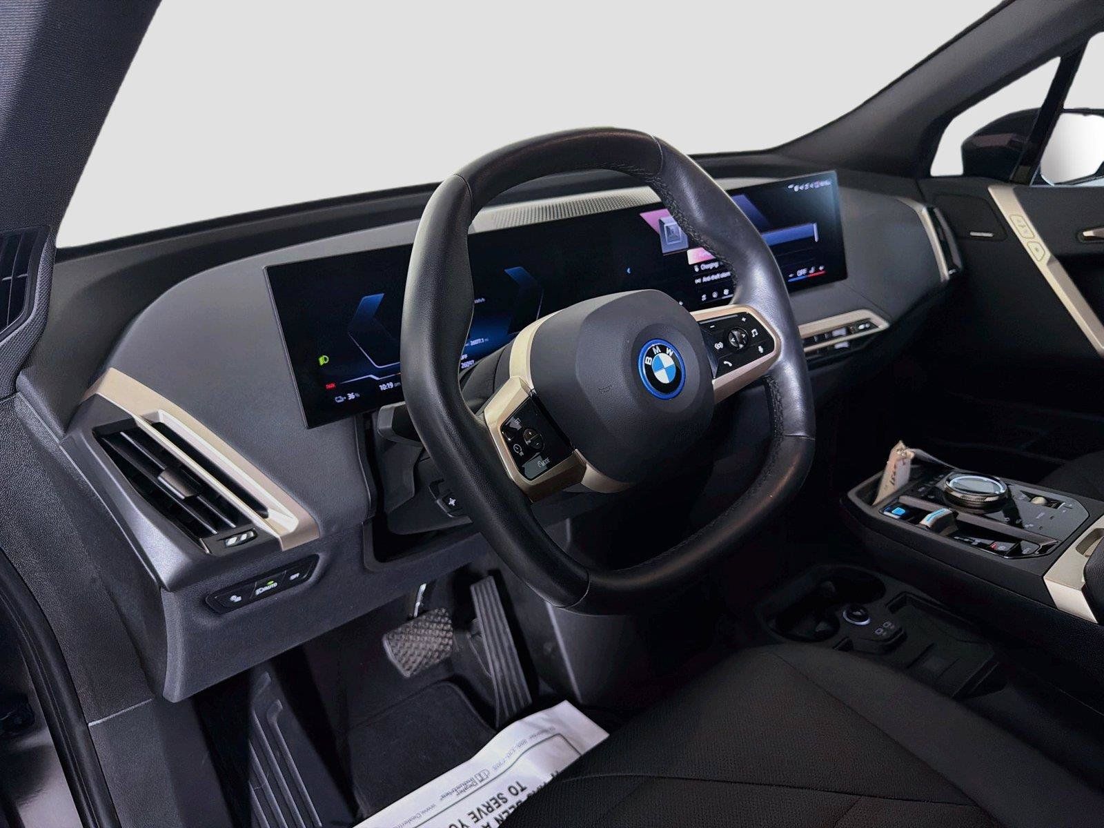 Used 2024 BMW iX xDrive50 w/ Sport Package AWD/4WD image 9