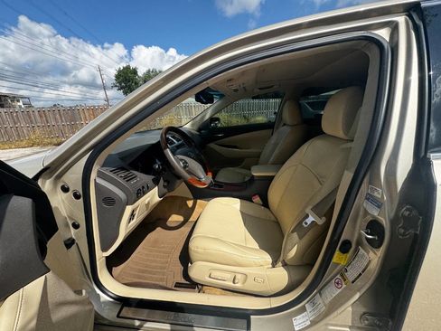 Used 2012 Lexus ES 350 w/ Preferred Accessory Pkg image 23