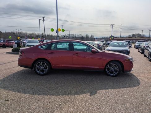Used 2023 Honda Accord EX image 6