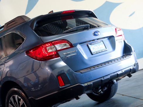 Used 2017 Subaru Outback 3.6R Limited image 36