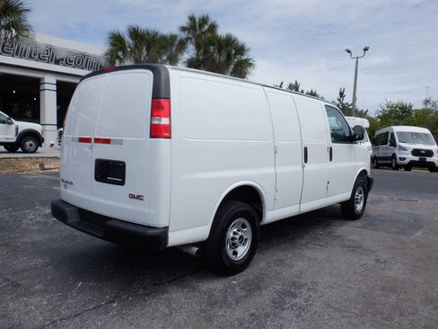 Used 2023 GMC Savana 2500 w/ Driver Convenience Package image 7
