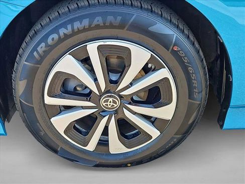 Used 2018 Toyota Prius Prime Advanced image 29