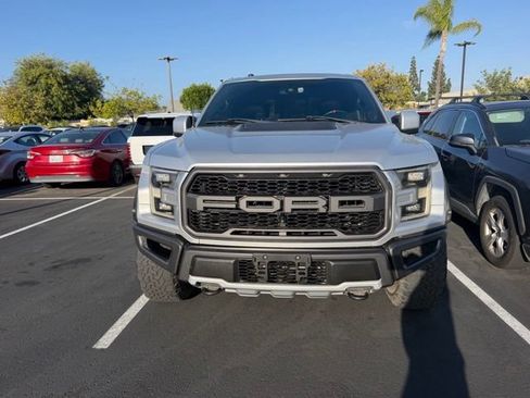 Used 2018 Ford F150 Raptor w/ Equipment Group 802A Luxury AWD/4WD image 2