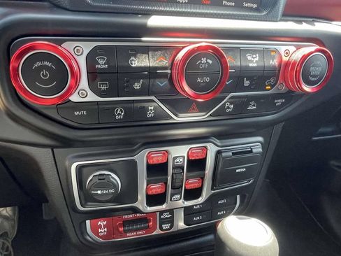 Used 2020 Jeep Gladiator Rubicon AWD/4WD image 23