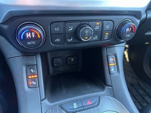 Used 2017 GMC Acadia SLT image 28