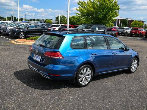 Used 2019 Volkswagen Golf SE FWD image 5