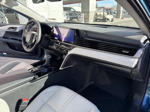 Used 2026 Toyota Camry XLE AWD/4WD image 15
