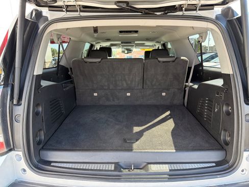 Used 2019 GMC Yukon XL SLT w/ Open Road Package AWD/4WD image 6