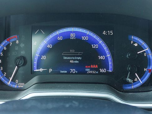 Used 2022 Toyota Corolla Cross XLE w/ Convenience Package FWD image 24