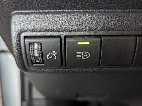 Used 2022 Toyota Corolla SE FWD image 17